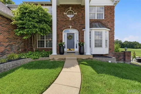 $625,000 | 444 Eagle Pointe Landing Drive, Eureka, MO 63025