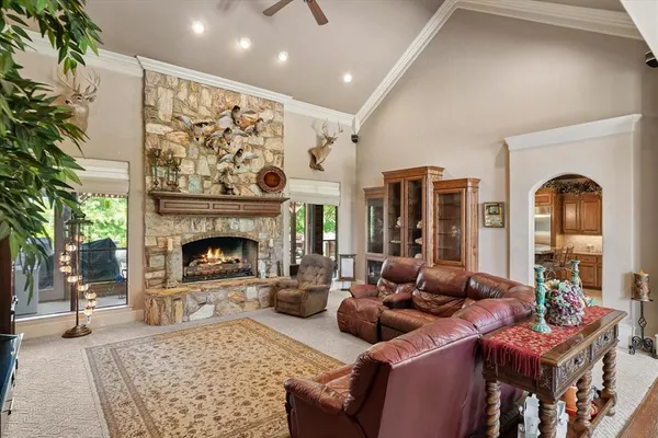 $1,950,000 | 106 Lynne Circle, Mabank, TX 75156