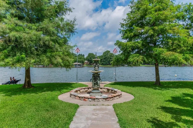 $1,950,000 | 106 Lynne Circle, Mabank, TX 75156