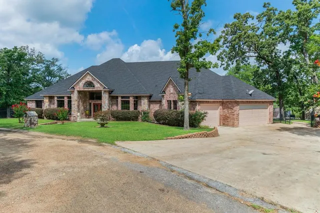 $1,950,000 | 106 Lynne Circle, Mabank, TX 75156