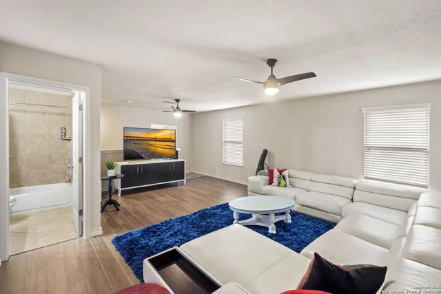 $2,295 | 433 Cactus Flower, Cibolo, TX 78108