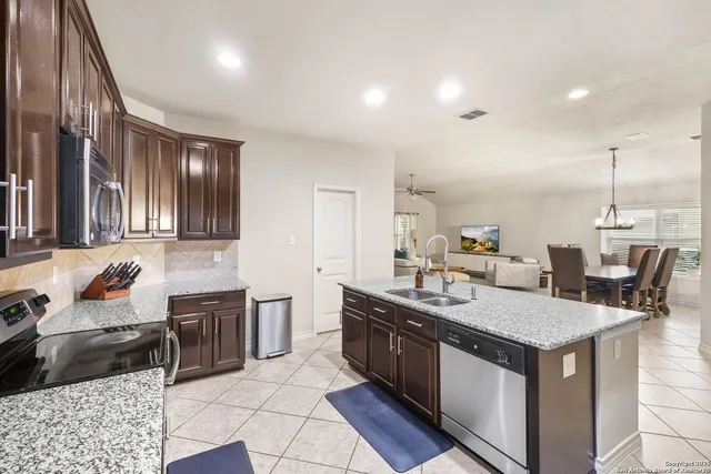 $2,295 | 433 Cactus Flower, Cibolo, TX 78108