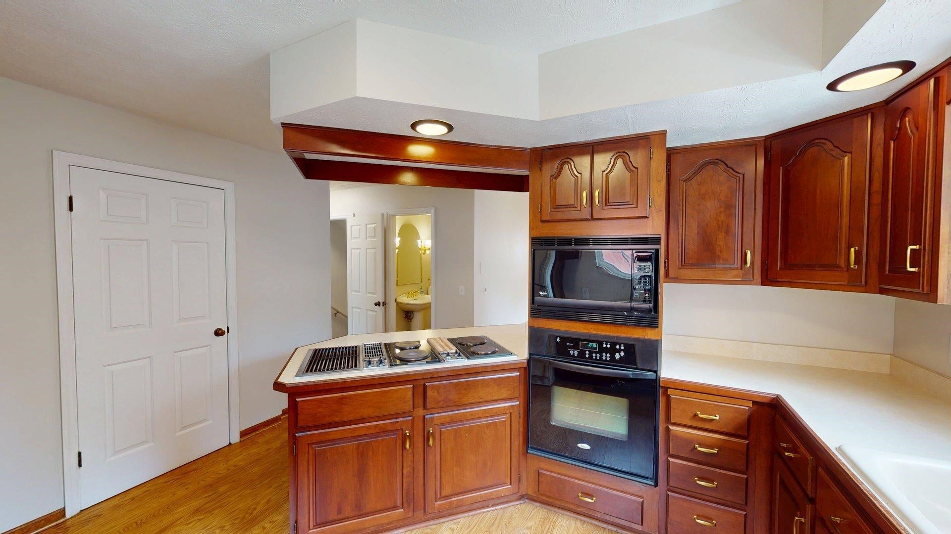 81 Hamill Road Huntington, WV 25701 - Photo 9 of 25 Gallery Image 9