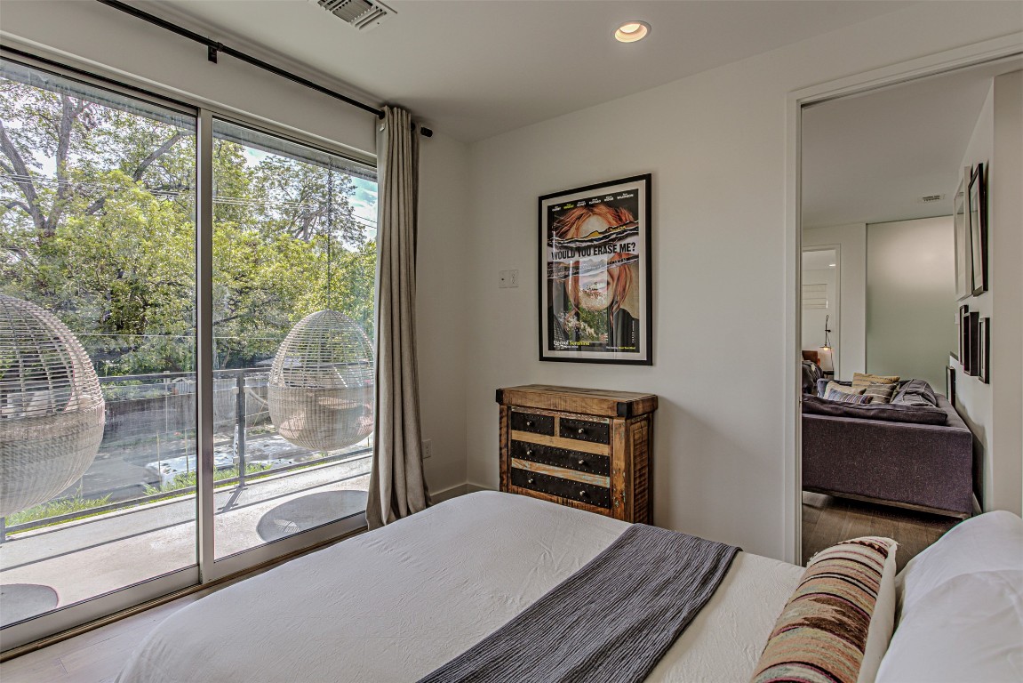104 West 45th Street Austin, TX 78751 - Photo 31 of 39 Bedroom 3