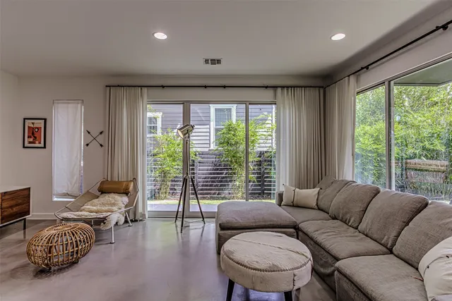 $875,000 | 104 West 45th Street, Austin, TX 78751