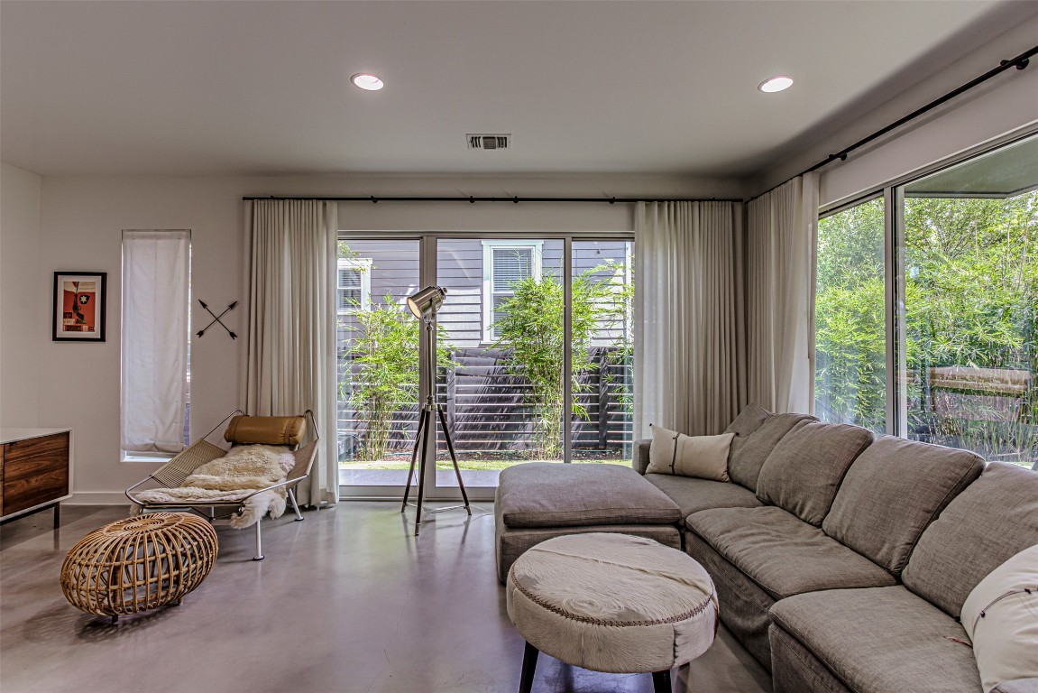 104 West 45th Street Austin, TX 78751 - Photo 6 of 39