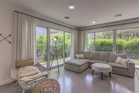 $875,000 | 104 West 45th Street, Austin, TX 78751