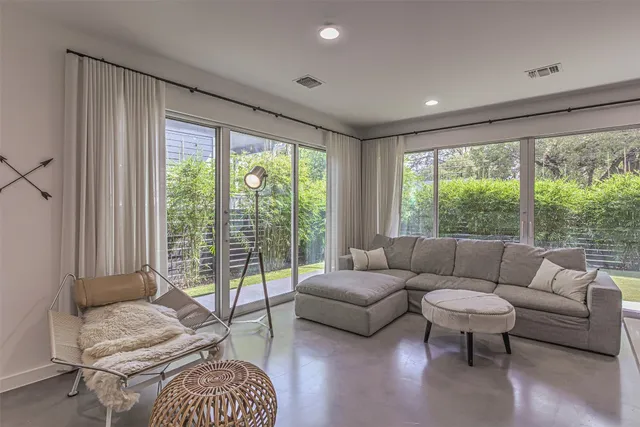 $875,000 | 104 West 45th Street, Austin, TX 78751