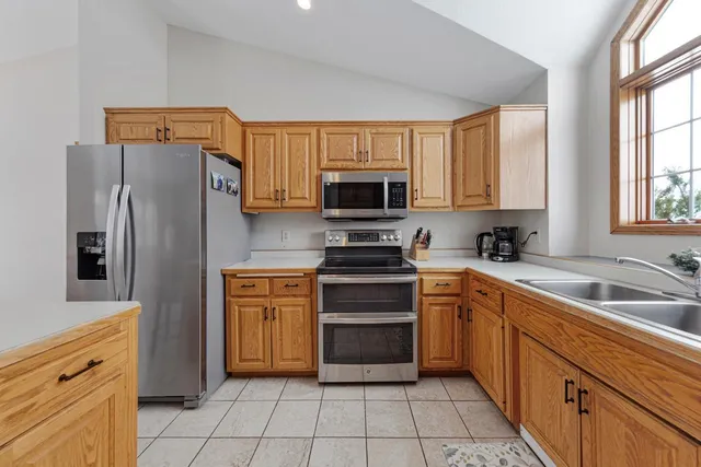 $360,000 | 613 Ash Circle, Belle Plaine, MN 56011