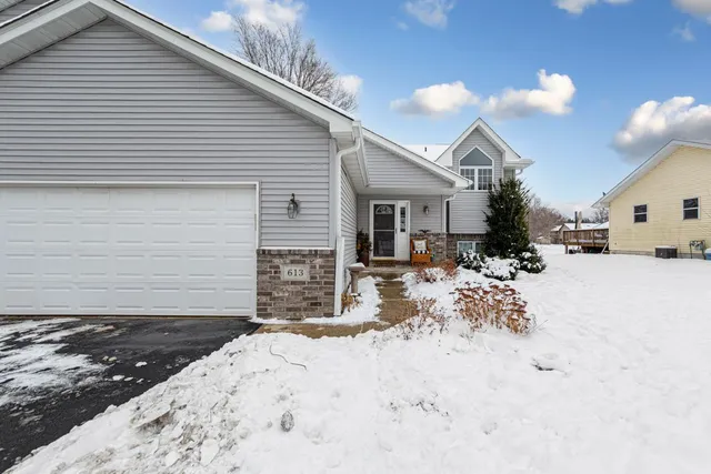 $360,000 | 613 Ash Circle, Belle Plaine, MN 56011