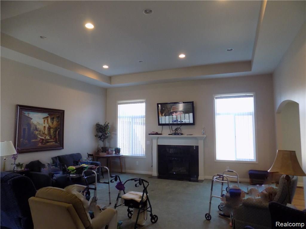 1527 John R Road Rochester Hills, MI 48307 - Photo 4 of 29
