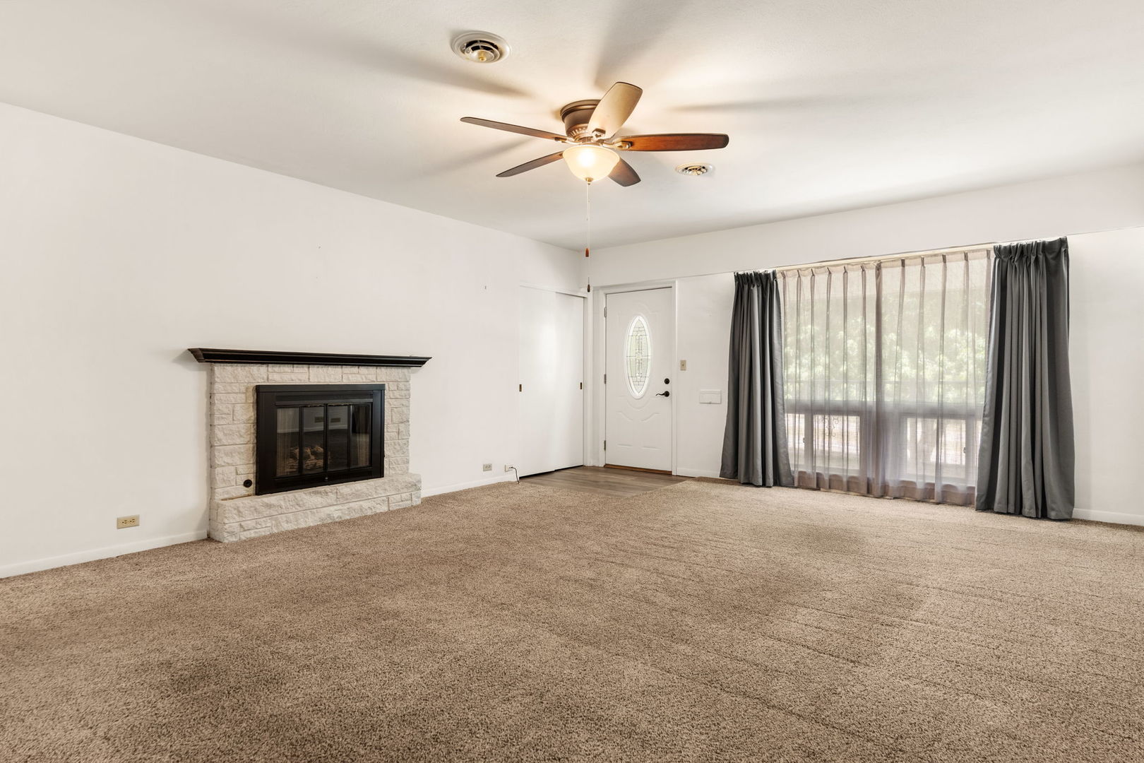 1104 Kimberly Road, Unit 804 Bettendorf, IA 52722 - Photo 4 of 32