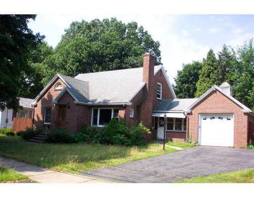 20 Penrose Street Springfield, MA 01109 - Photo 1 of 12 a house view with a garden space