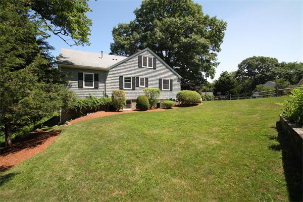 20 Ridge Road Marblehead, MA 01945 - Photo 4 of 20 Gallery Image 4