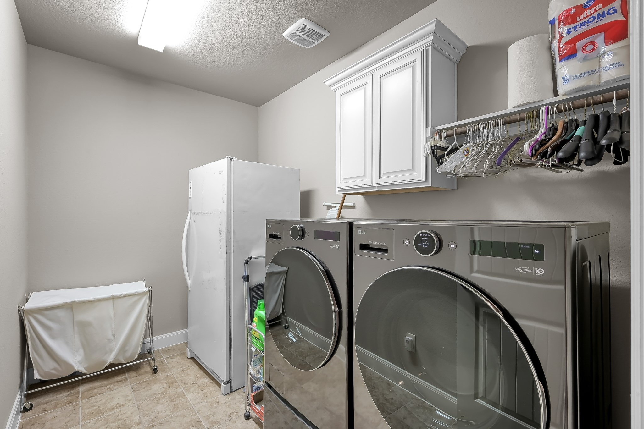 21926 Shamion Court Spring, TX 77379 - Photo 29 of 50 Large laundry room with room for a deep freezer.