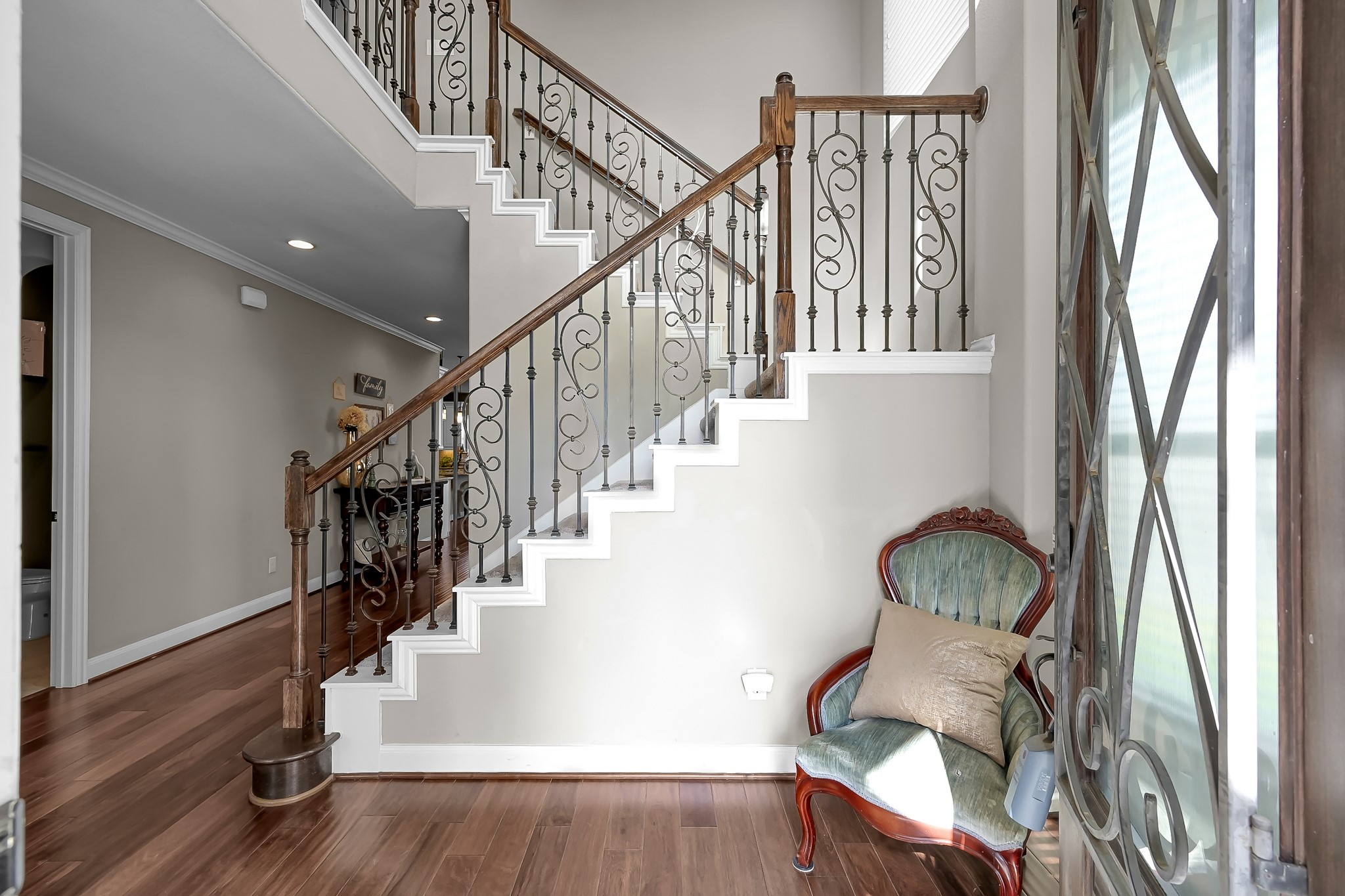 21926 Shamion Court Spring, TX 77379 - Photo 4 of 50 Grand ceilings upon entry.Beautiful wood floors throughout the first floor