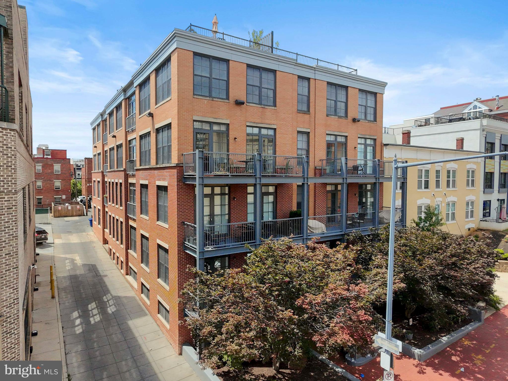 2412 17th Street Northwest, Unit 102 Washington, DC 20009 - Photo 20 of 21 a view of a large building