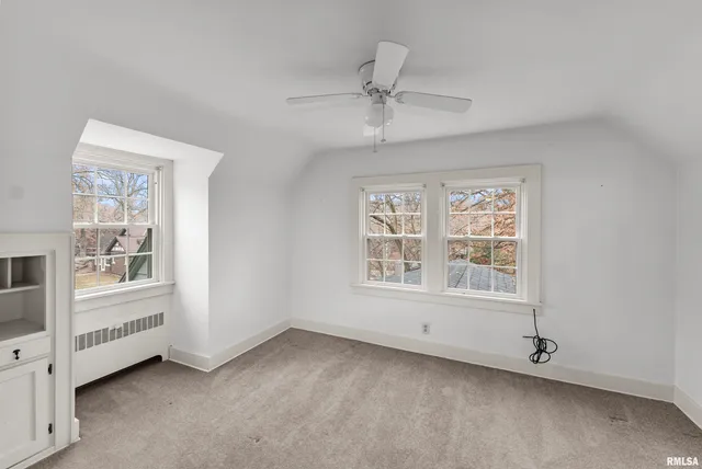 $250,000 | 2019 11th St Place, East Moline, IL 61244