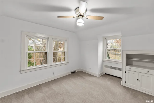 $250,000 | 2019 11th St Place, East Moline, IL 61244