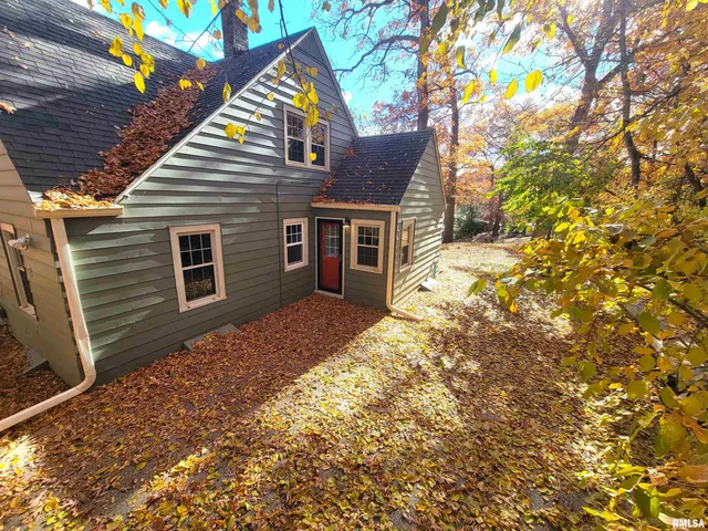 $250,000 | 2019 11th St Place, East Moline, IL 61244