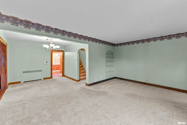 $250,000 | 2019 11th St Place, East Moline, IL 61244