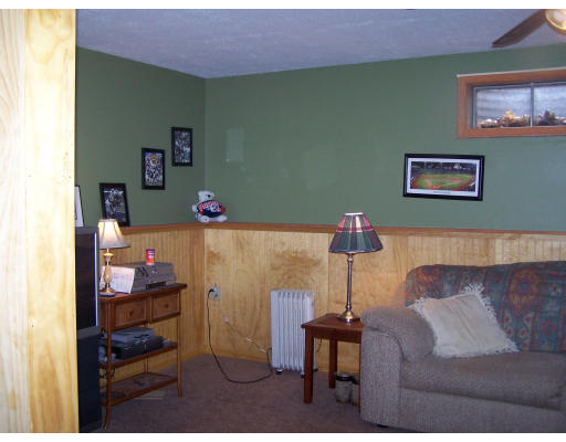 21 General Hobbs Road, Unit 2 Holden, MA 01522 - Photo 12 of 13 Gallery Image 12