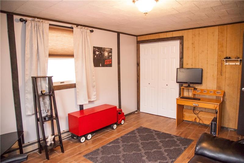 186 Tony Row Road Star Junction, PA 15482 - Photo 13 of 25