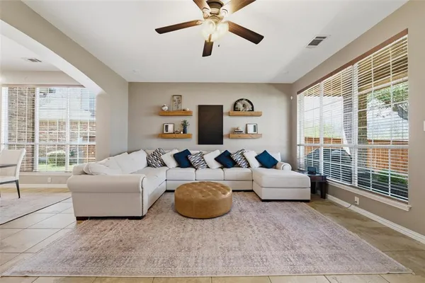 $519,000 | 1211 Golf Club Drive, Lantana, TX 76226