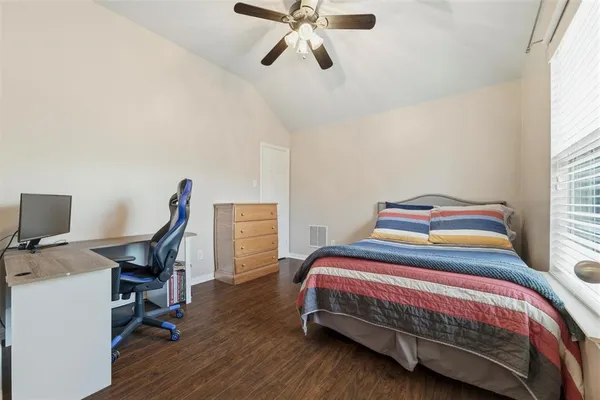 $519,000 | 1211 Golf Club Drive, Lantana, TX 76226