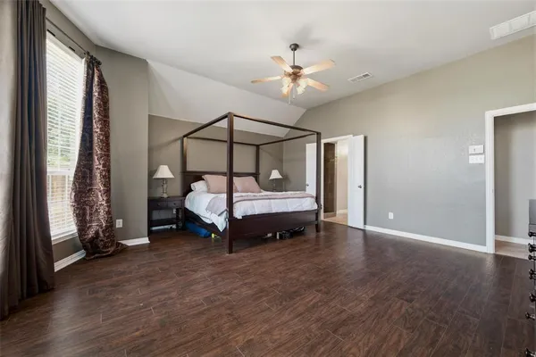 $519,000 | 1211 Golf Club Drive, Lantana, TX 76226