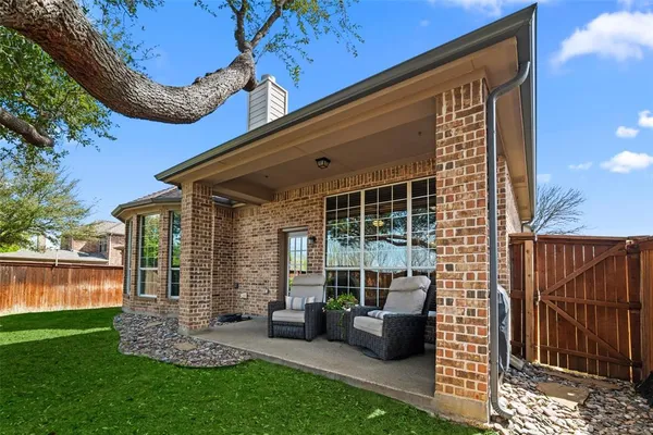 $519,000 | 1211 Golf Club Drive, Lantana, TX 76226