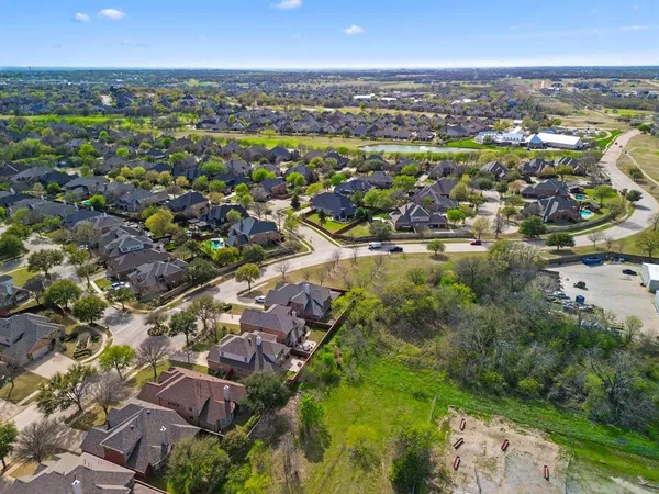 $519,000 | 1211 Golf Club Drive, Lantana, TX 76226