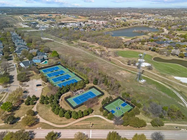 $519,000 | 1211 Golf Club Drive, Lantana, TX 76226