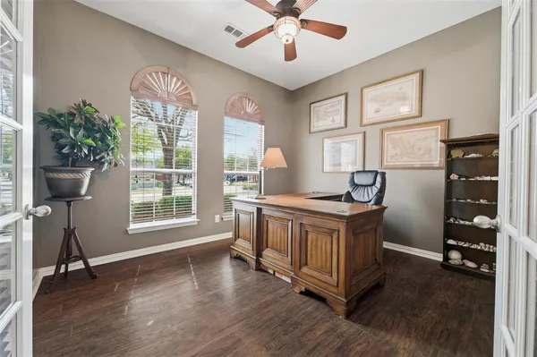 $519,000 | 1211 Golf Club Drive, Lantana, TX 76226