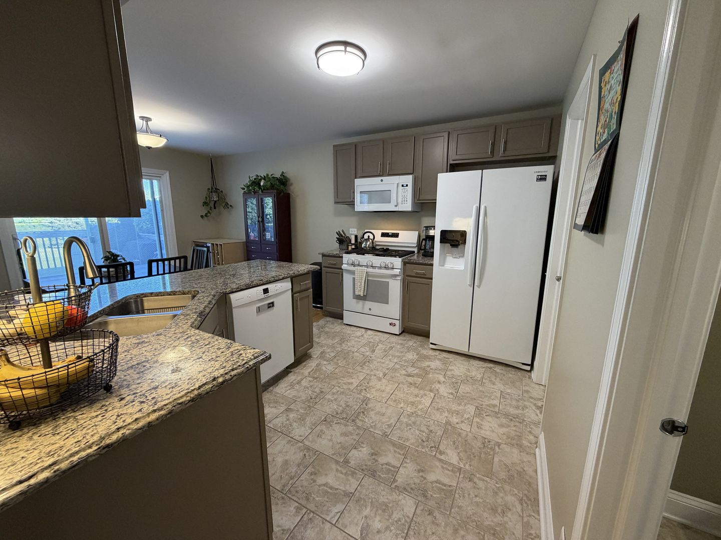 437 Spaulding Road Bartlett, IL 60103 - Photo 6 of 22 Gallery Image 6