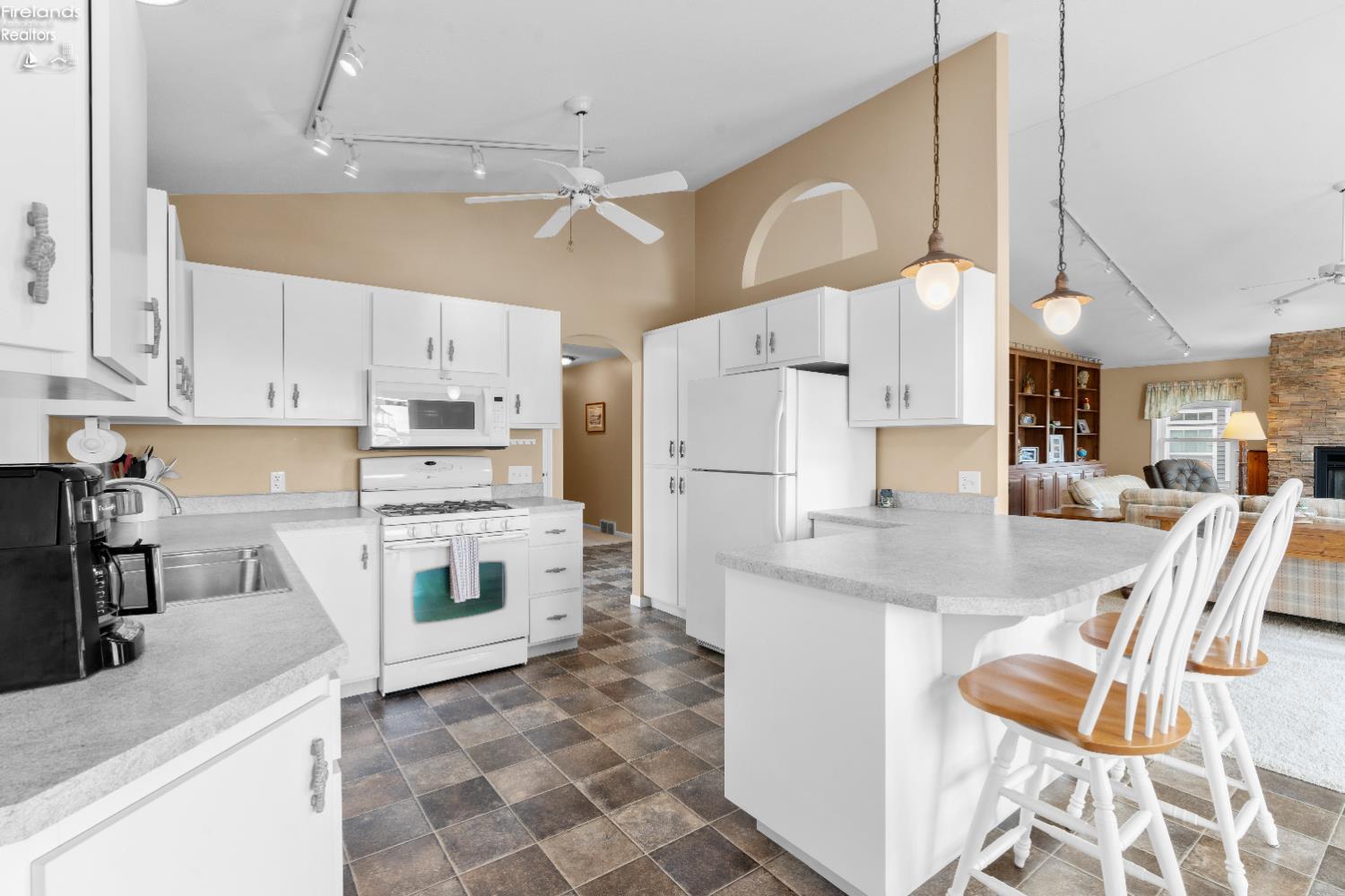 6485 East Harbor Road, Unit 38 Lakeside Marblehead, OH 43440 - Photo 17 of 51 Gallery Image 17