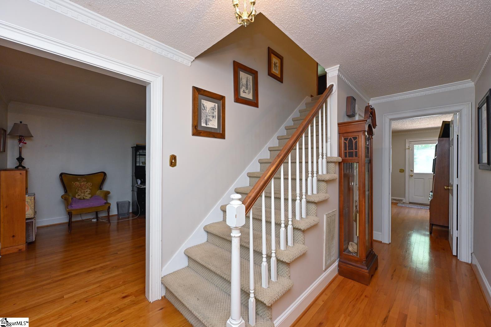 104 Wren Way Simpsonville, SC 29681 - Photo 4 of 33 Gallery Image 4