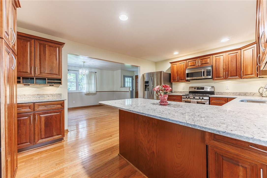 53 Guildhall Road Rochester, NY 14623 - Photo 10 of 35