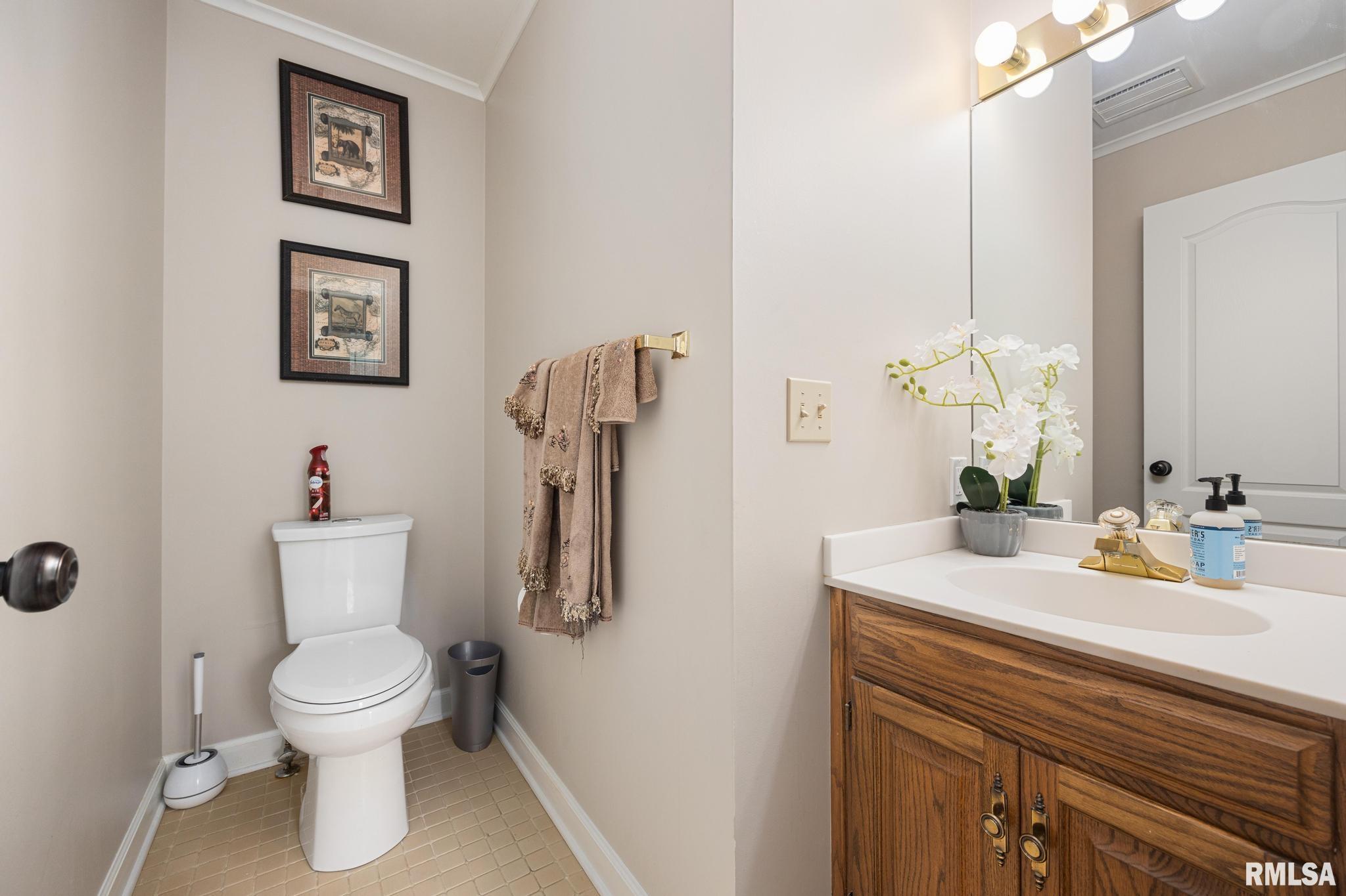 609 West Ravinwoods Road Peoria, IL 61615 - Photo 18 of 40