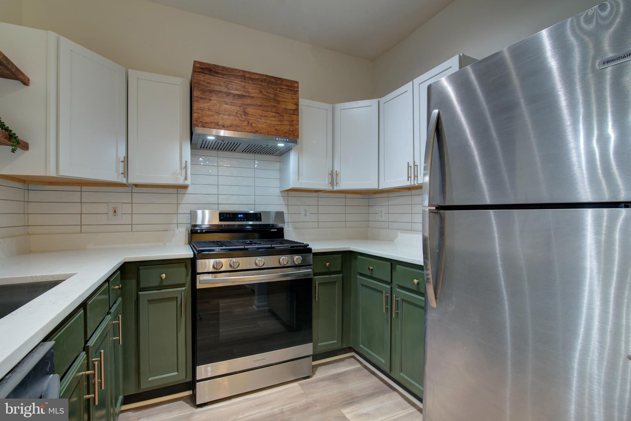 1708 Lake Shore Crest Drive Reston, VA 20190 - Photo 4 of 25 Stainless steel appliances