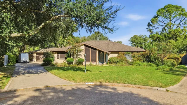 $369,900 | 1718 Fairhill Circle, Texas City, TX 77591