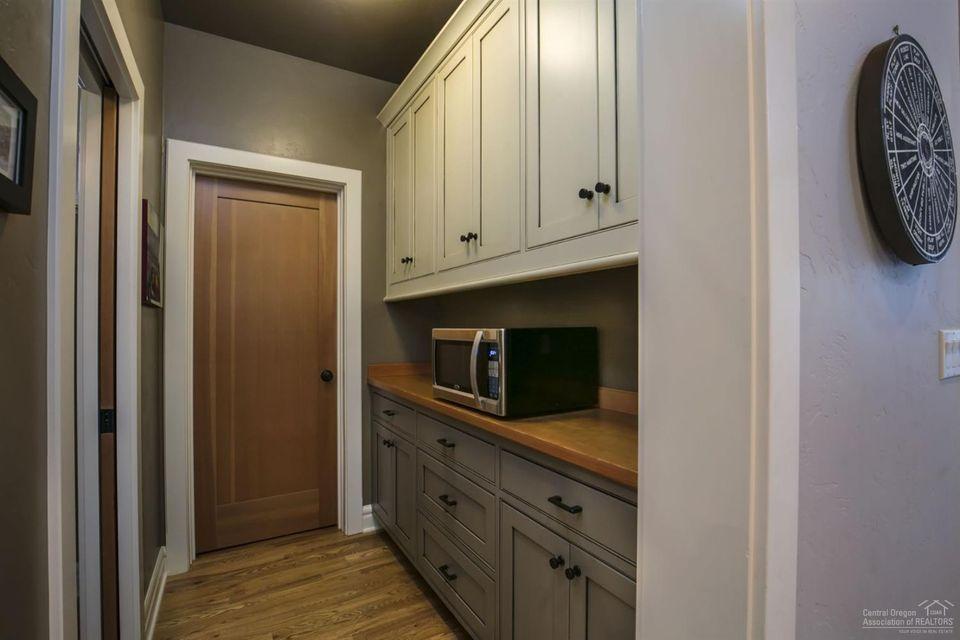 1514 Northwest Awbrey Road Bend, OR 97703 - Photo 8 of 36 20200312043642334327000000-o