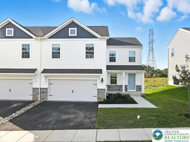 $3,200 | 242 Winding Road, Easton, PA 18040