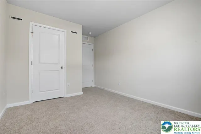 $3,200 | 242 Winding Road, Easton, PA 18040