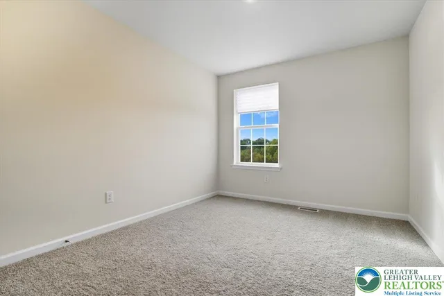 $3,200 | 242 Winding Road, Easton, PA 18040