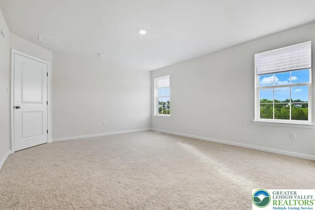 $3,200 | 242 Winding Road, Easton, PA 18040