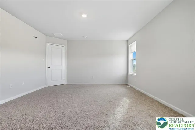 $3,200 | 242 Winding Road, Easton, PA 18040