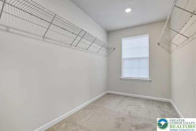 $3,200 | 242 Winding Road, Easton, PA 18040