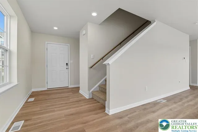 $3,200 | 242 Winding Road, Easton, PA 18040