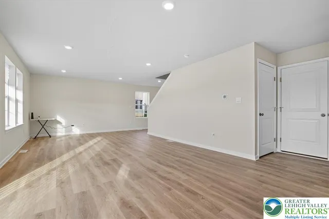 $3,200 | 242 Winding Road, Easton, PA 18040